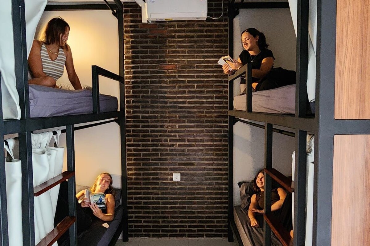 Blackout curtains, free WiFi