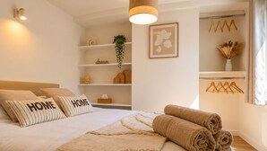 Unclassified image, 2 of 8, button - Vrbo Property (Chartres)