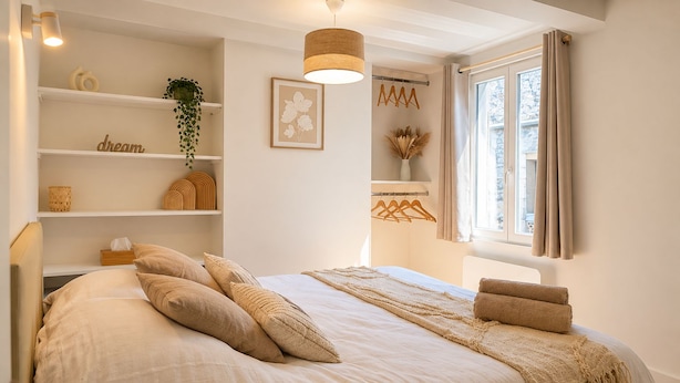 Unclassified image, 1 of 8, button - Vrbo Property (Chartres)