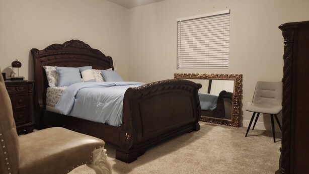 Room - Cozy 2-bedroom full basement in charming Aurora with AC, 70 TV, sunroom patio (Aurora)