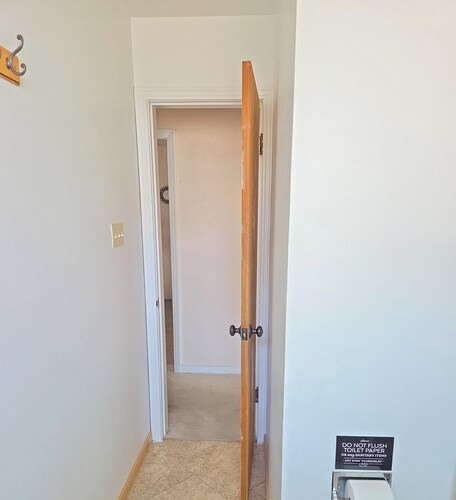 Cozy clean 1-bedroom house in central area.