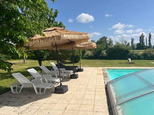 Holiday Home "Domaine Logis Gascogne, Gîte 1": Mountain View, Pool, and Wi-Fi Included