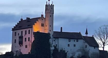 Großzügige Ferienwohnung mit Terasse, 5 Min. zum Zentrum, dennoch ruhig gelegen