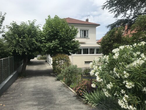 Le Clos de Musset, 3 bedrooms, 6 bathrooms, TV, garden, parking, and more