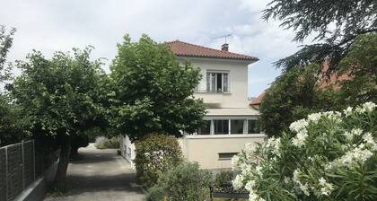 Le Clos de Musset, 3 bedrooms, 6 bathrooms, TV, garden, parking, and more