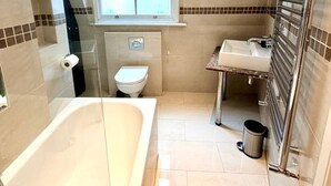 Bathroom - Beautiful Central London Apartment (London)