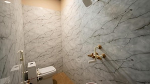 Bathroom - Omji Niwas - Kalyan Keshar Dham (Vrindavan)