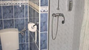Gambar tidak terklasifikasi, 3 dari 32, tombol