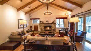 Living area - Minaret Station (Minaret Bay)