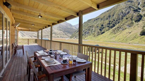 Outdoor dining - Minaret Station (Minaret Bay)