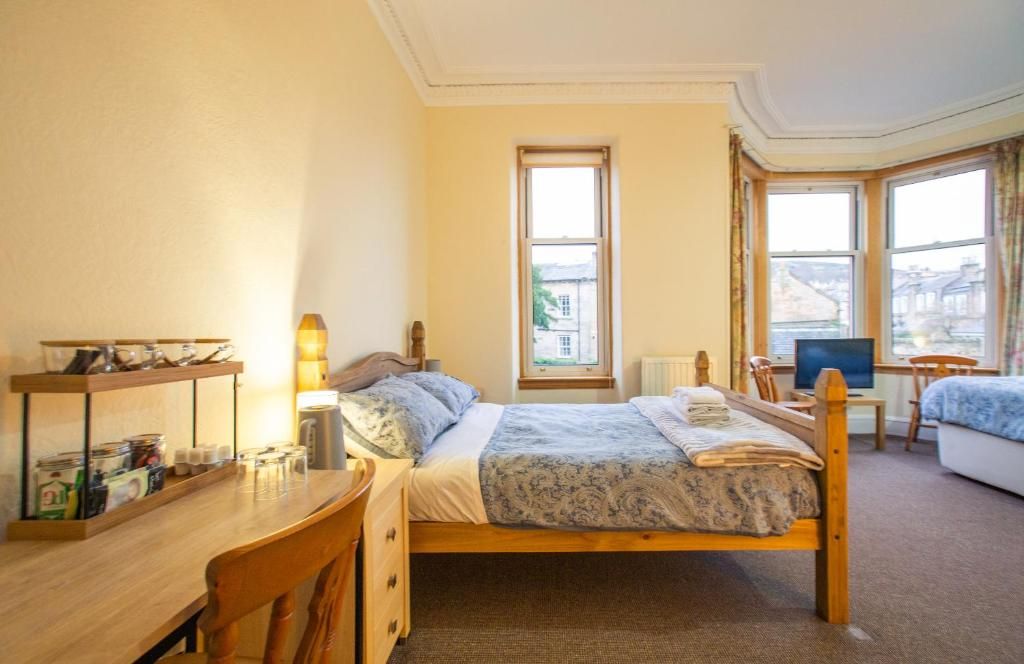Deluxe Quadruple Room, Hill View | WiFi (free)