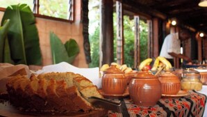 Outdoor dining - Chaminuka Luxury Lodge (Lusaka)