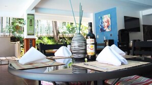 Outdoor dining - Hotel Vista De Golf (Ulloa)