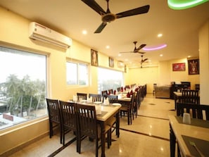 Dining - Brindavan Residency (Rameshwaram)