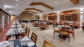 Dining - The Fern Sardar Sarovar Resort (Garudeshwar)