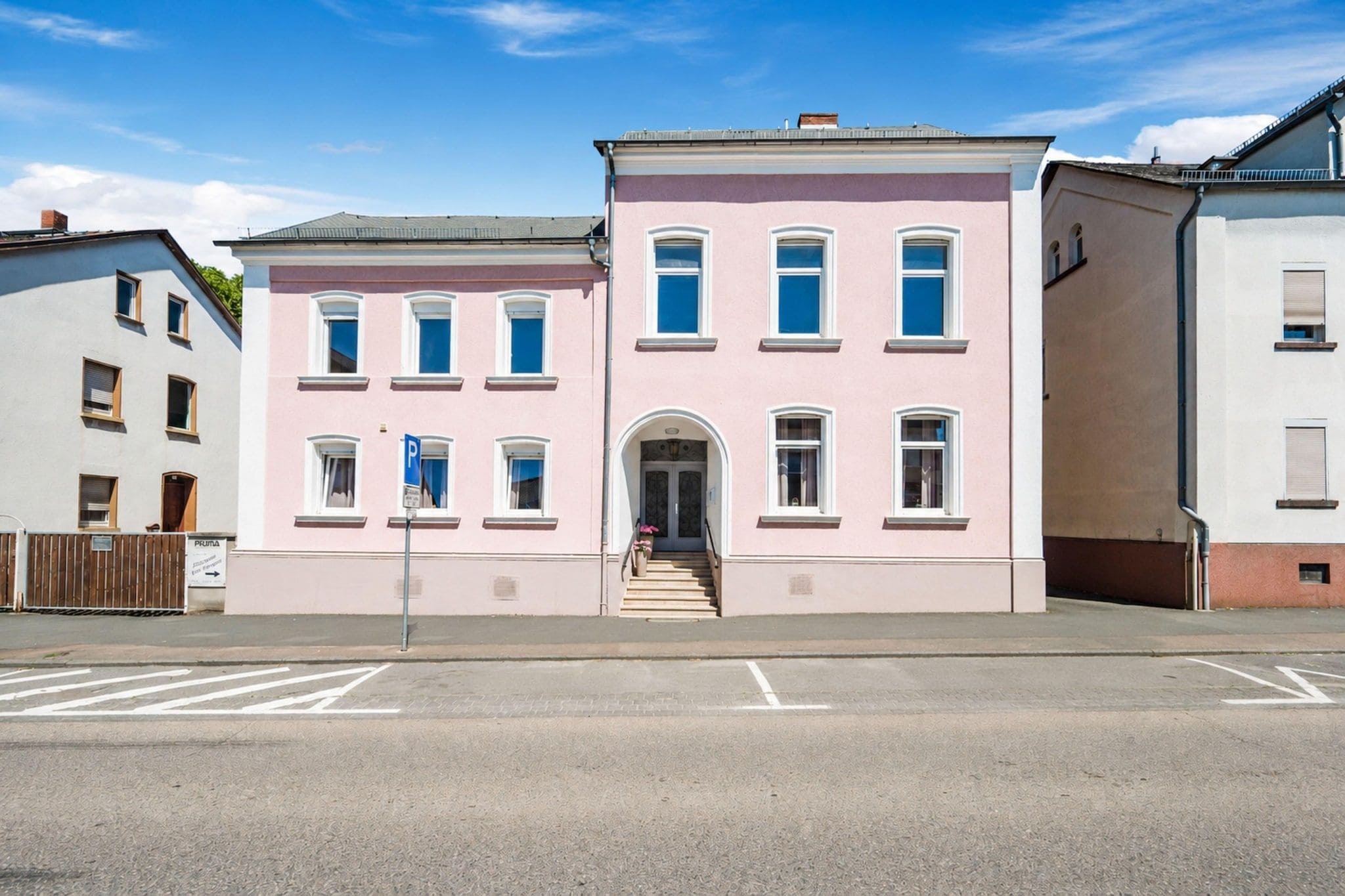 Außenseite Ferienhaus [Sommer]