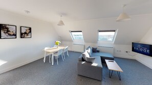 Living area - K Suites - Modern 2 bed Apt w/ FREE parking (Lowestoft)