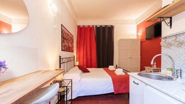 Unclassified image, 1 of 17, button - Mini Suite Uffizi (Florence)