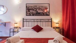 Unclassified image, 4 of 17, button - Mini Suite Uffizi (Florence)