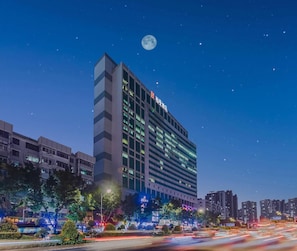 Exterior - Borrman Hotel Canton Tower Sun Yat Sen University Metro Station Pazhou Exhibition Center (Guangzhou)