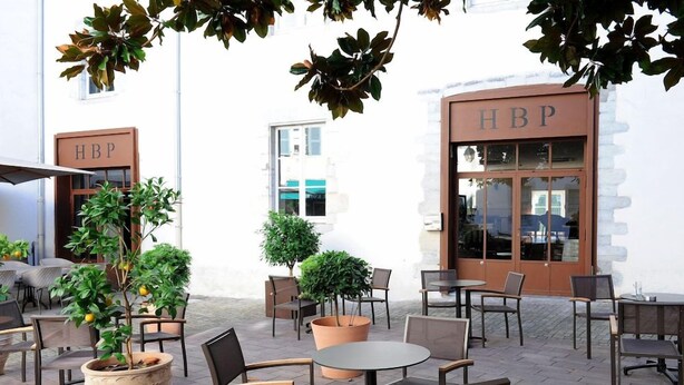 Tempat makan outdoor