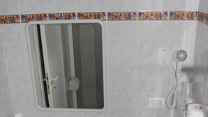 Bathroom - Hotel Santini (Rimini)