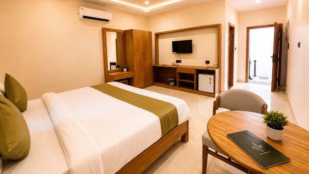 Double Room | Free WiFi - StayGuru Palm Glow Resort (Dahinsara)
