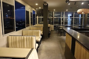 Dining - Giluxe Hotel Pereira (Pereira)