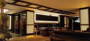 Lobby - Ancient Mesopotamia Hotel (Batman)