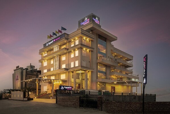 Exterior - Cygnett Inn Paras Trademark by Wyndham (Dehradun)