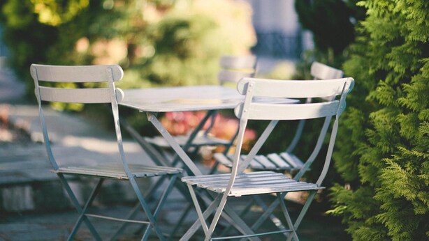Outdoor dining - Rum Doodle Bed & Breakfast - Adults Only (Windermere)