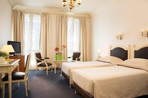 Room - Hotel Du Printemps (Paris)