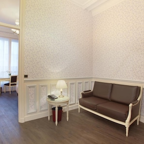 Living area - Hotel Du Printemps (Paris)