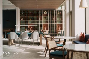 Dining - Stunning London Apartment in Sought After Building Filled With Luxury Amenities (London)