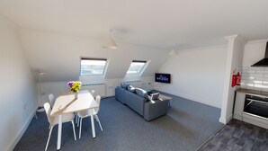 Dining - K Suites - Modern 2 bed Apt w/ FREE parking (Lowestoft)