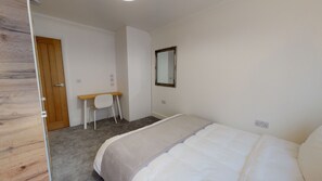 Room - K Suites - Modern 2 bed Apt w/ FREE parking (Lowestoft)