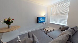 Living area - K Suites - Modern 2 bed Apt w/ FREE parking (Lowestoft)