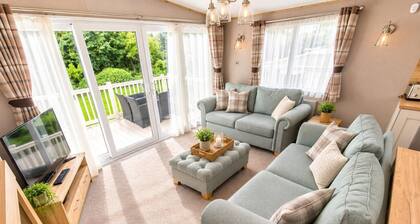 Cala Gran 3-bed Caravan, Sleeps 8 w/ Wrap Decking