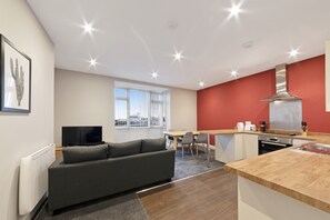 Living area - K Suites - Modern Waterside  Apt w/ FREE parking (Lowestoft)