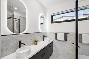 Dutxa, tovalloles i paper higiènic 
