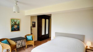 Room - Vrbo Property (Cazedarnes)
