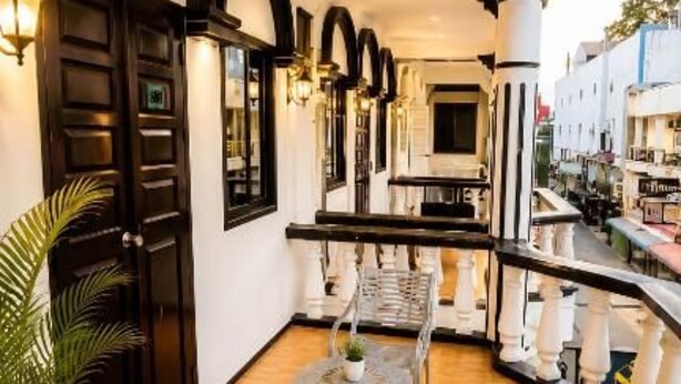 Quarto casal luxo, sacada | Opções para refeição ao ar livre