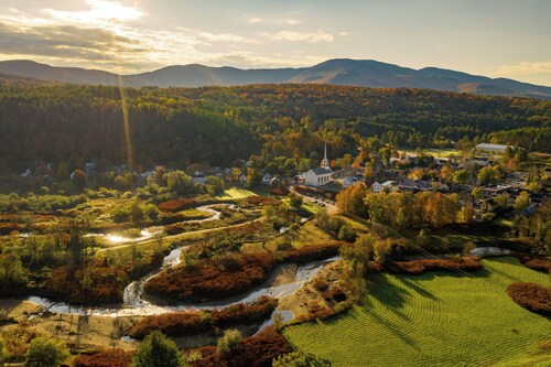 New VRNR Preferred Partner Luxury Collection, Steps from Downtown & Skiing