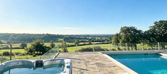 Luxury Cottage Escape Sleeps 4 With Hot Tub & Pool