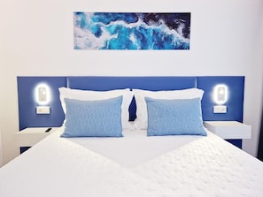 Quarto casal conforto, sacada, vista para a cidade | Wi-Fi de cortesia