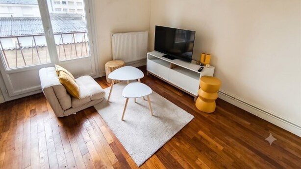 Living area - Cozy, modern studio – Near Chartres/Train Station (Lucé)