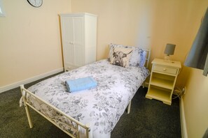 Unclassified image, 2 of 19, button - K Suites - Cozy Rural 3 bed House w/ free parking (Wanborough)