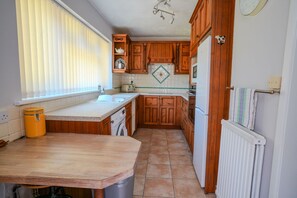 Unclassified image, 3 of 19, button - K Suites - Cozy Rural 3 bed House w/ free parking (Wanborough)