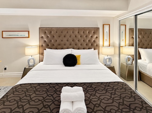 Ivy Hall Hotel & Suites