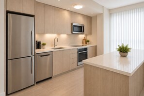 Junior Suite | Dapur peribadi | Peti sejuk, ketuhar gelombang mikro, ketuhar, dapur 